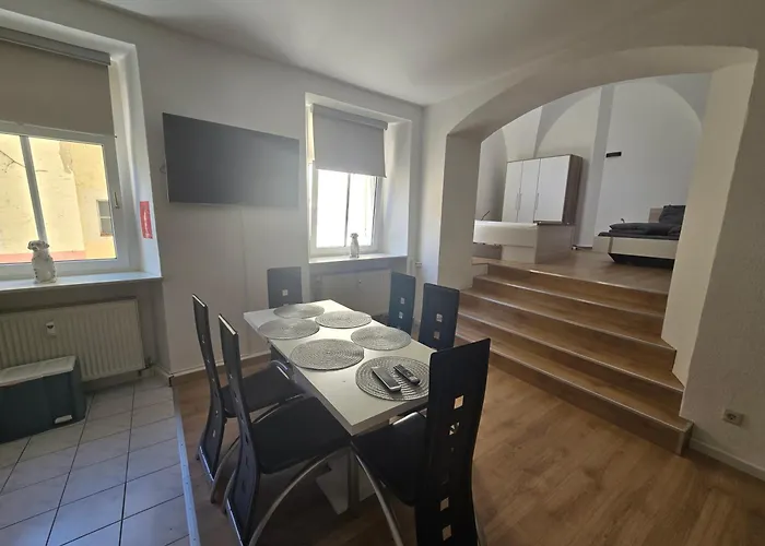 77m2 2 Raum Im Zittauer Stadtzentrum Innenstadt Innenring Lage Markt Und Rathaus Naehe شقة