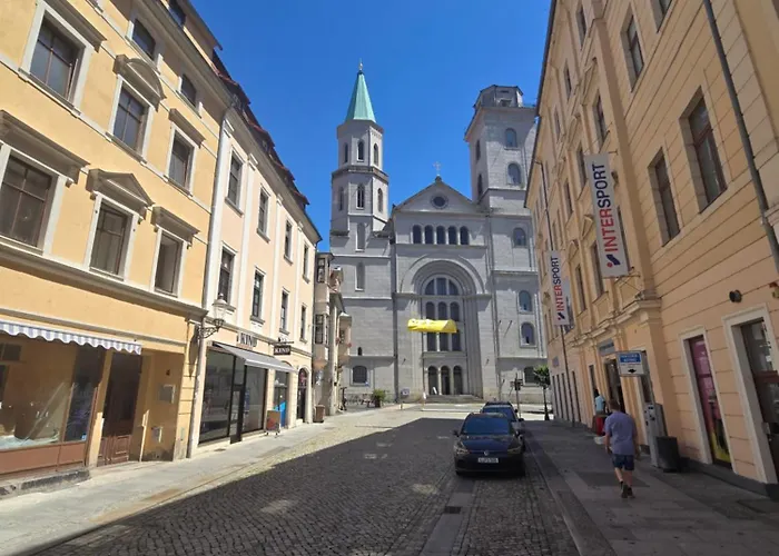 77m2 2 Raum Im Zittauer Stadtzentrum Innenstadt Innenring Lage Markt Und Rathaus Naehe *