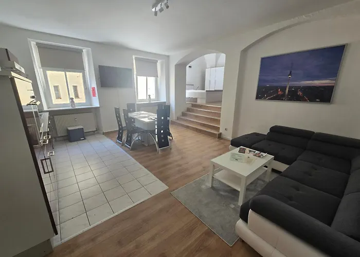 77m2 2 Raum Im Zittauer Stadtzentrum Innenstadt Innenring Lage Markt Und Rathaus Naehe شقة *